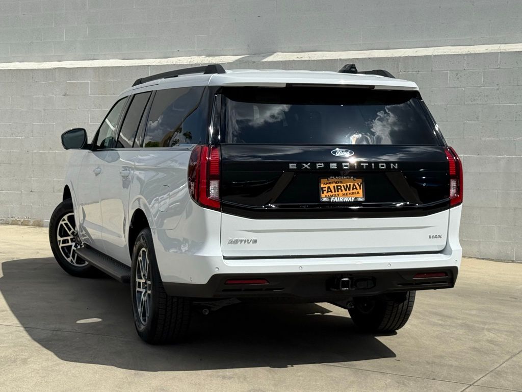 2025 Ford Expedition MAX photo 4