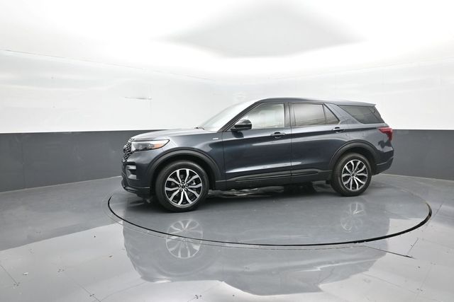 2022 Ford Explorer ST-Line photo 2