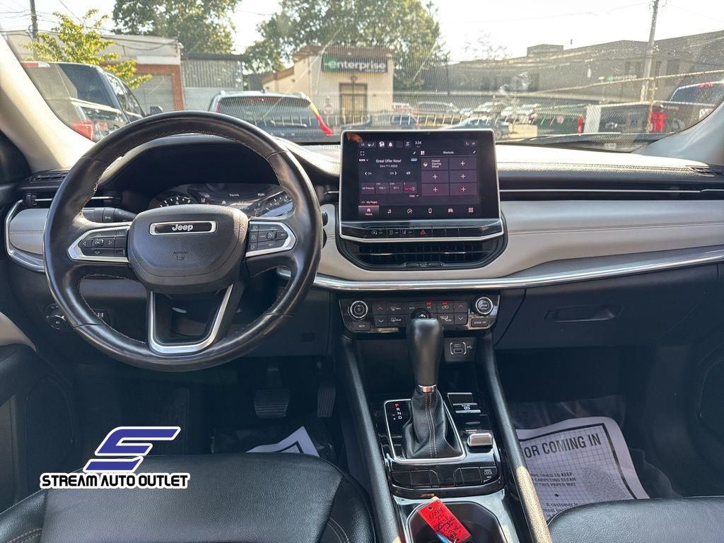 2022 Jeep Compass Limited photo 24