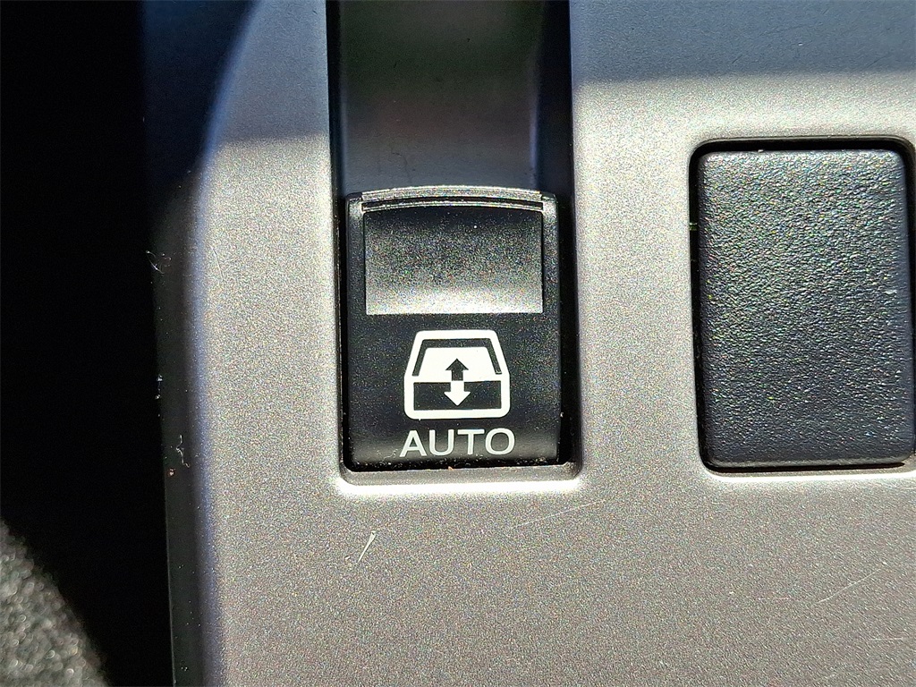 2016 Toyota 4Runner SR5 photo 24