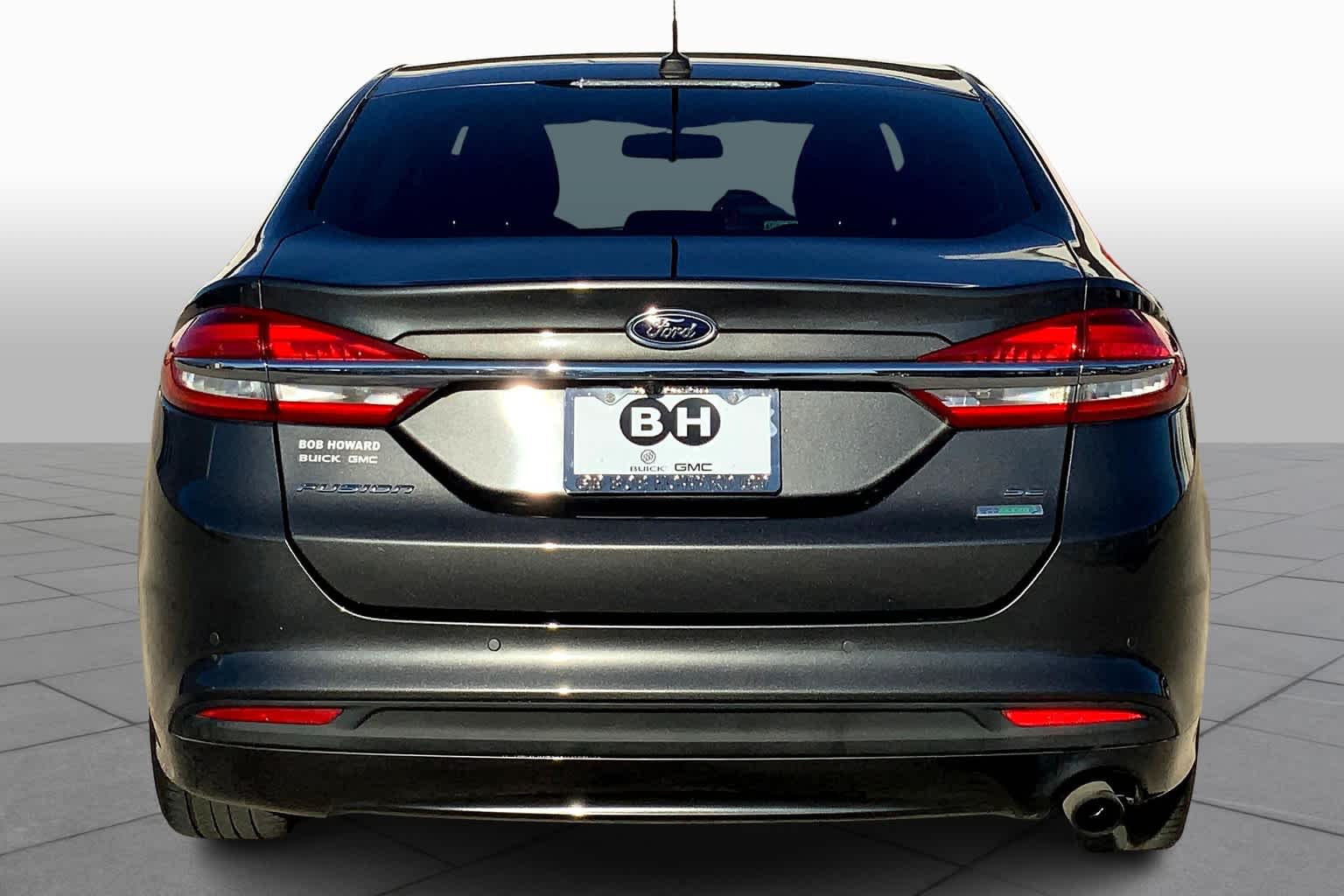 2018 Ford Fusion SE photo 4