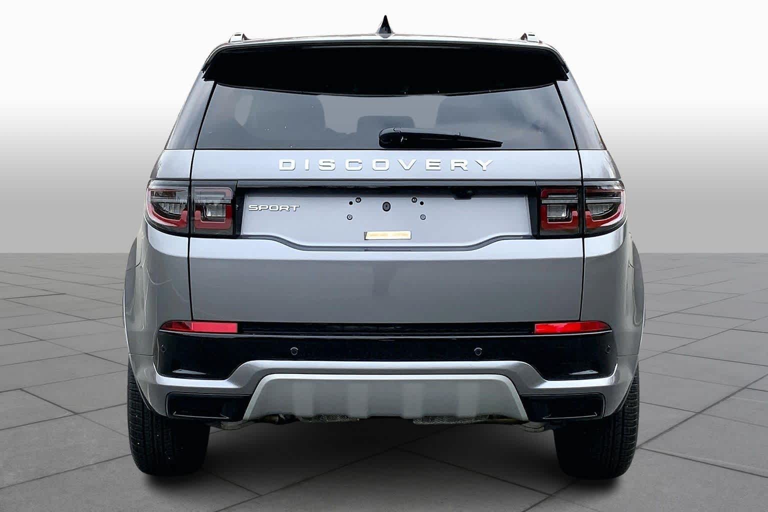 2025 Land Rover Discovery Sport S photo 4