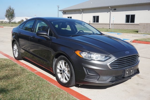 2020 Ford Fusion SE's photo