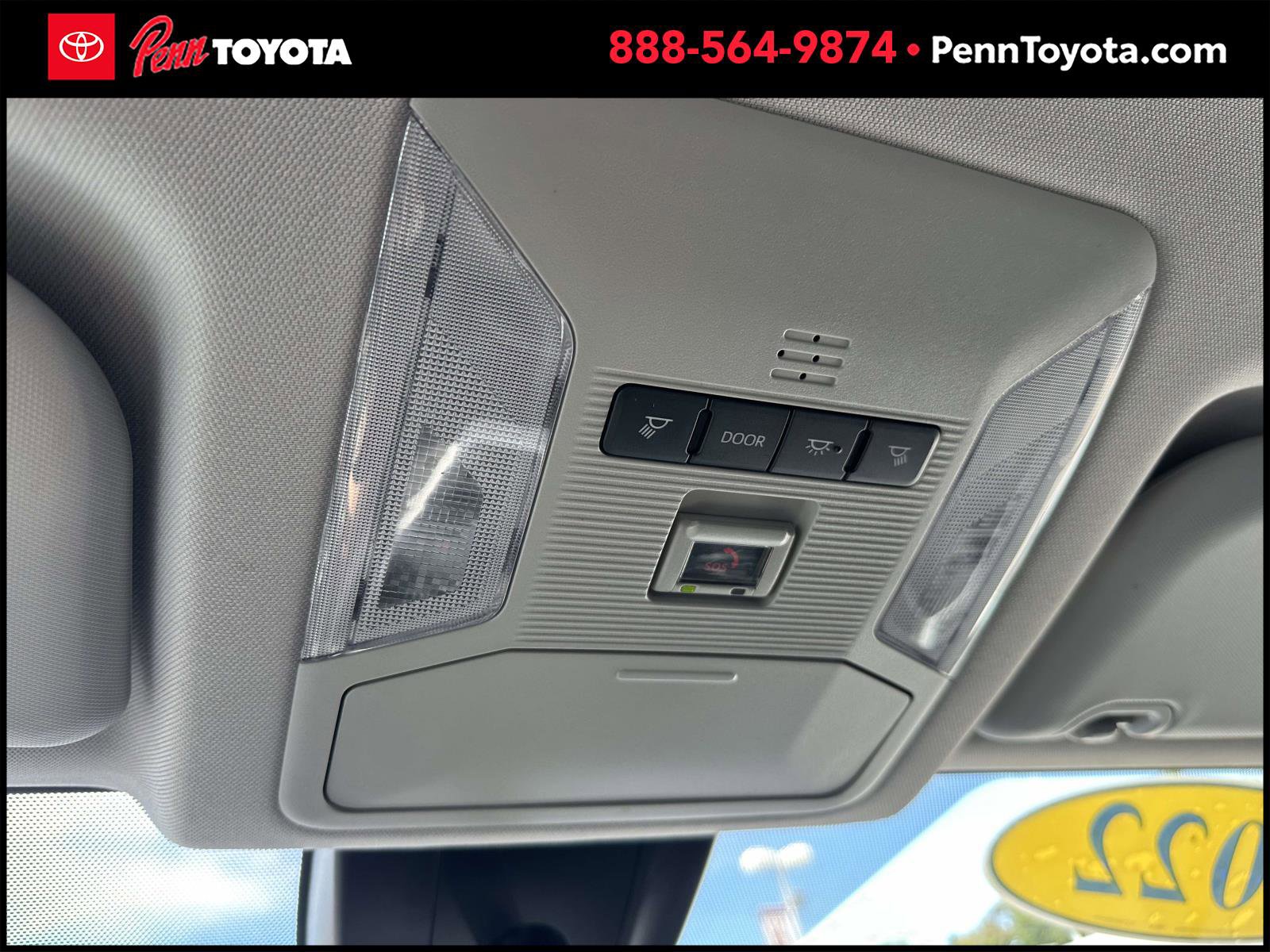 2022 Toyota RAV4 LE photo 19