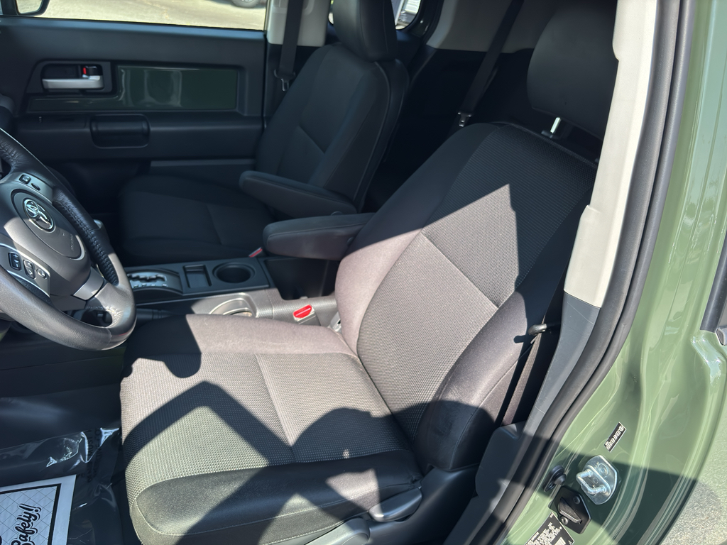2014 Toyota FJ Cruiser Base photo 22