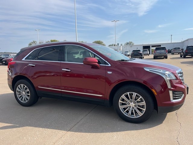 Used 2018 Cadillac XT5 Luxury with VIN 1GYKNCRS3JZ227805 for sale in Fort Madison, IA
