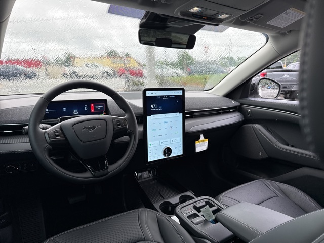 2025 Ford Mustang Mach-E Premium photo 24