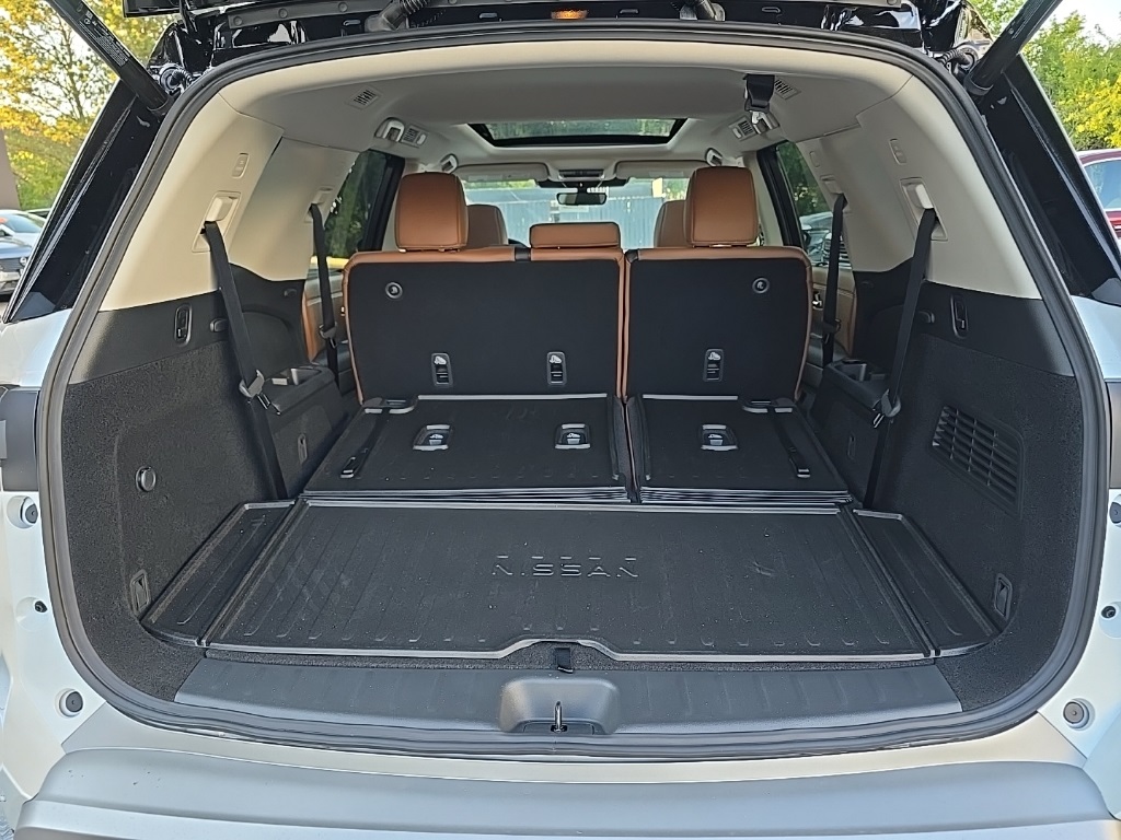 2025 Nissan Pathfinder Platinum photo 22