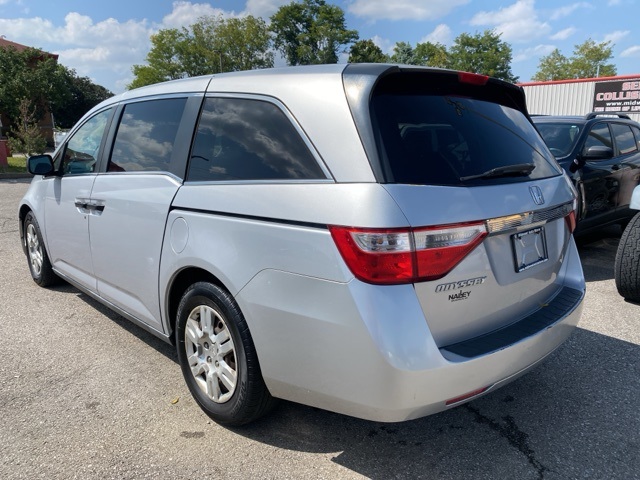 2011 Honda Odyssey LX photo 4