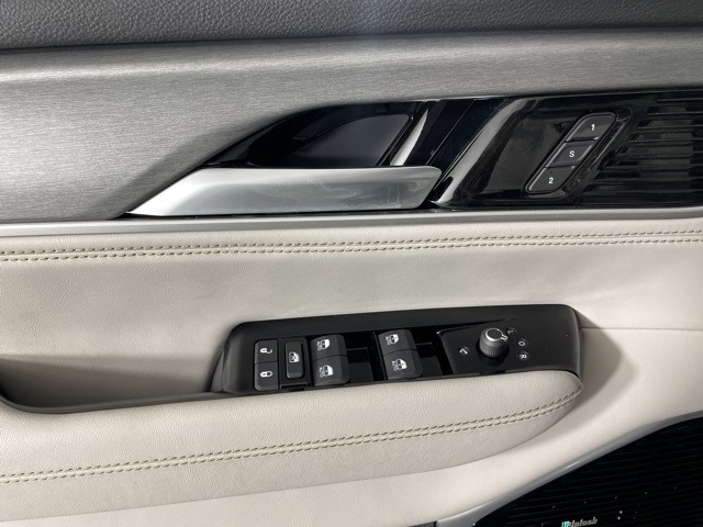 2025 Jeep Wagoneer Series III photo 17