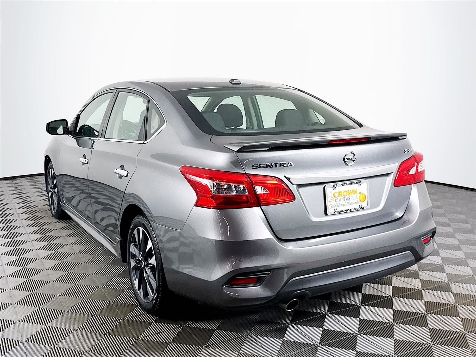 2017 Nissan Sentra SR photo 4