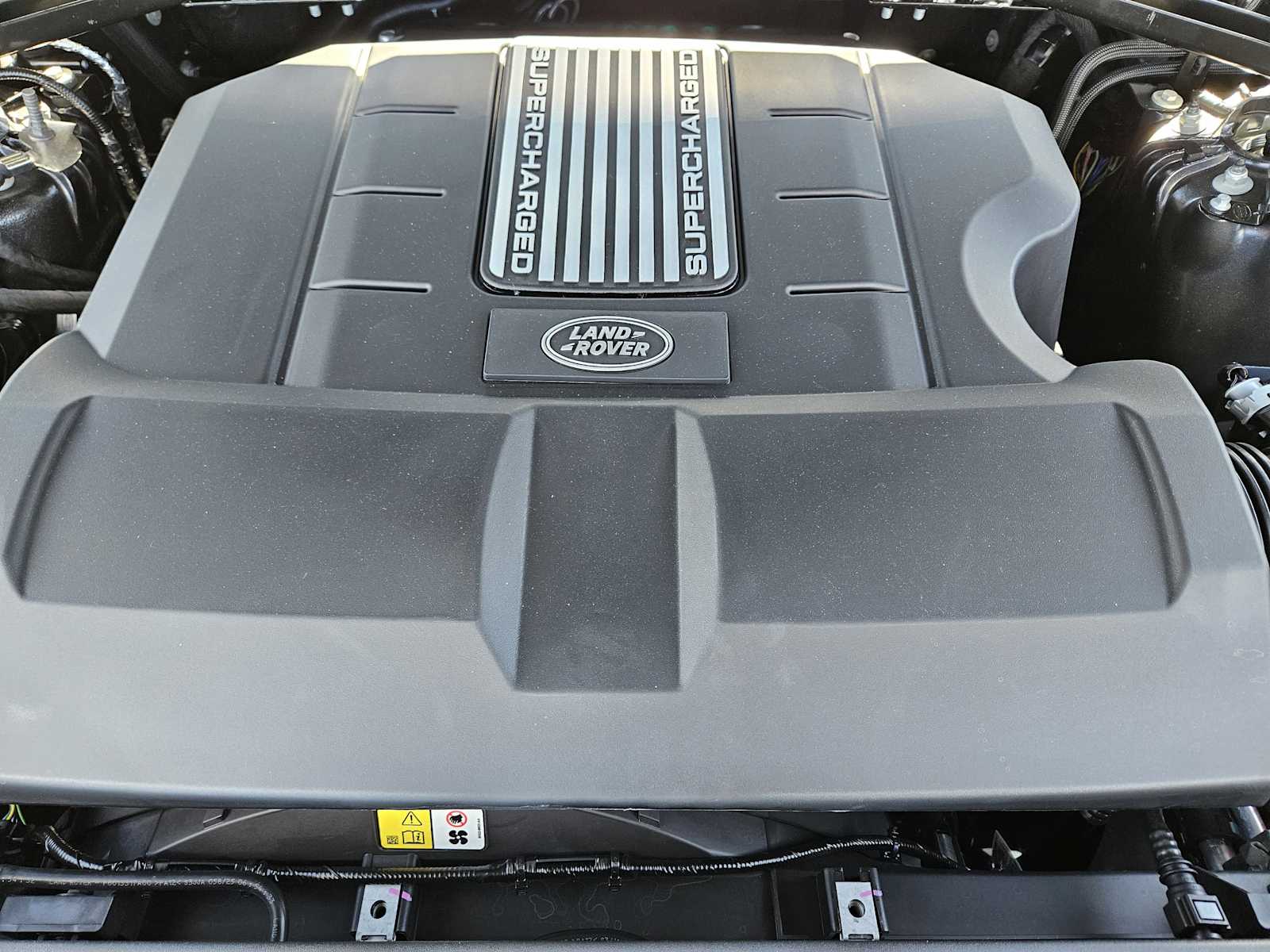 2025 Land Rover Defender 110 X-Dynamic SE photo 30