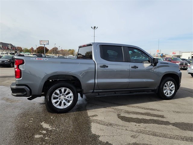 2022 Chevrolet Silverado 1500 Custom photo 2