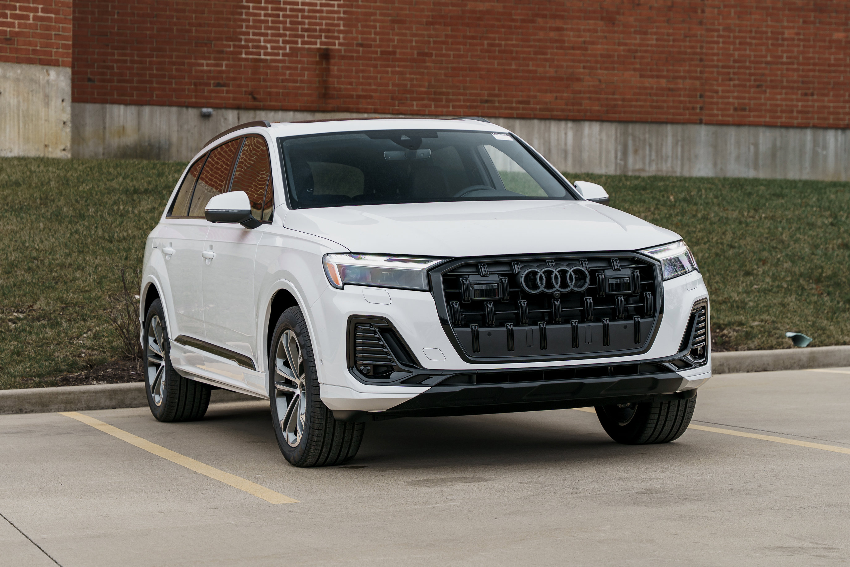 2026 Audi Q7 Premium's photo