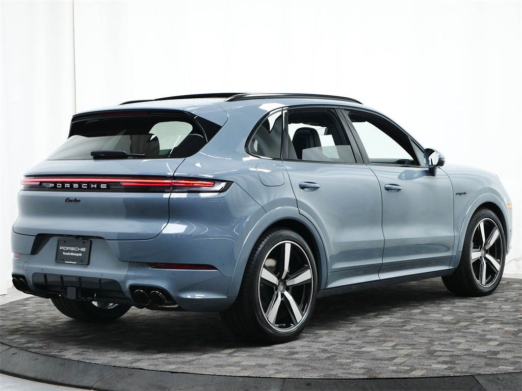 2025 Porsche Cayenne E-Hybrid Turbo photo 7