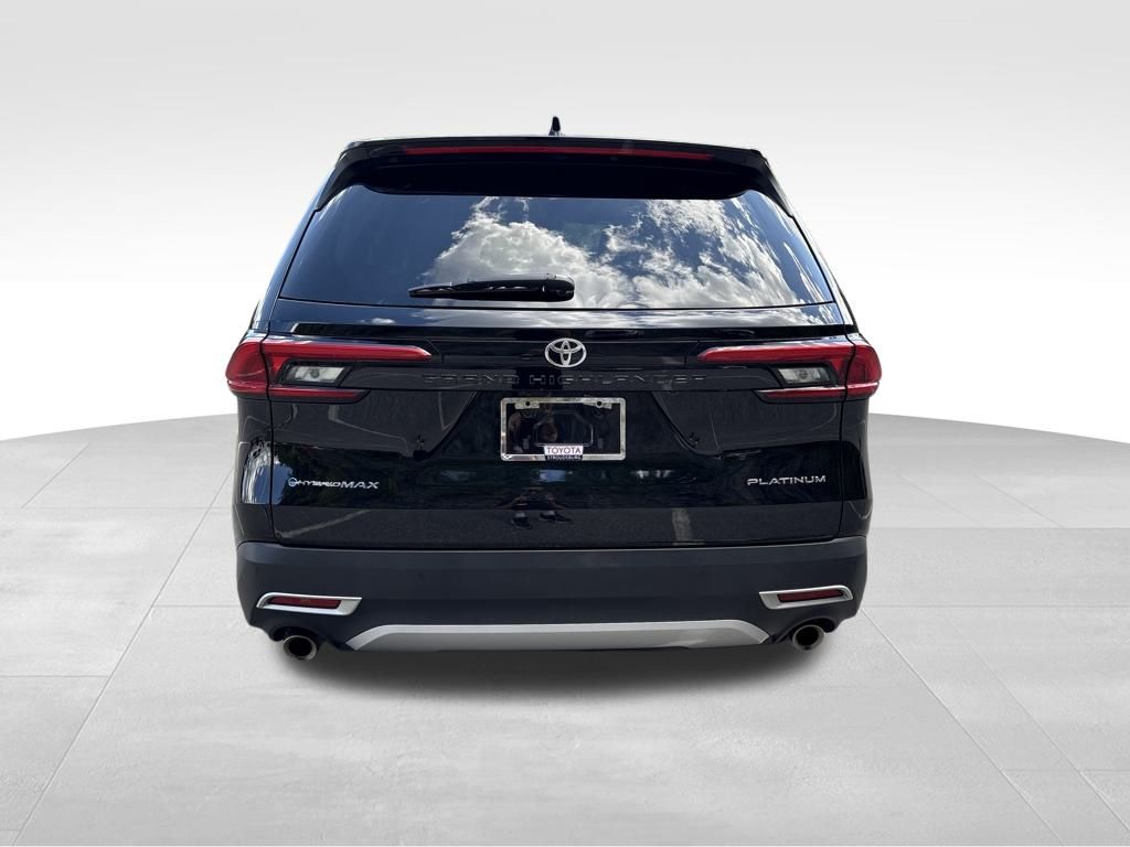 2024 Toyota Highlander Hybrid Platinum photo 2