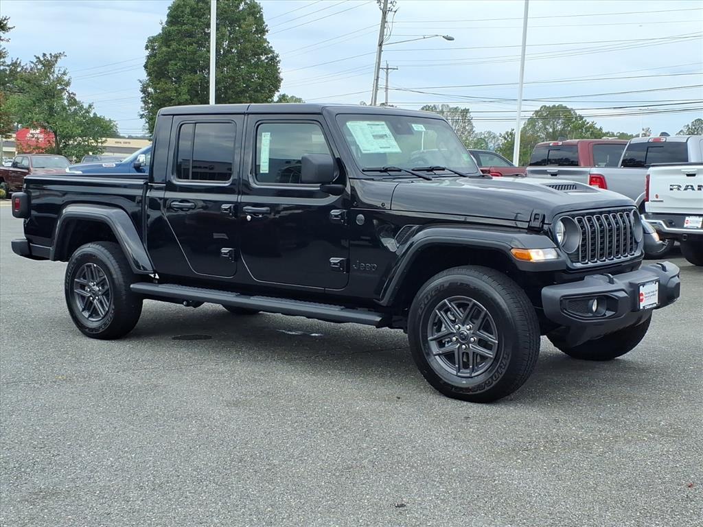 2025 Jeep Gladiator Sport S photo 2
