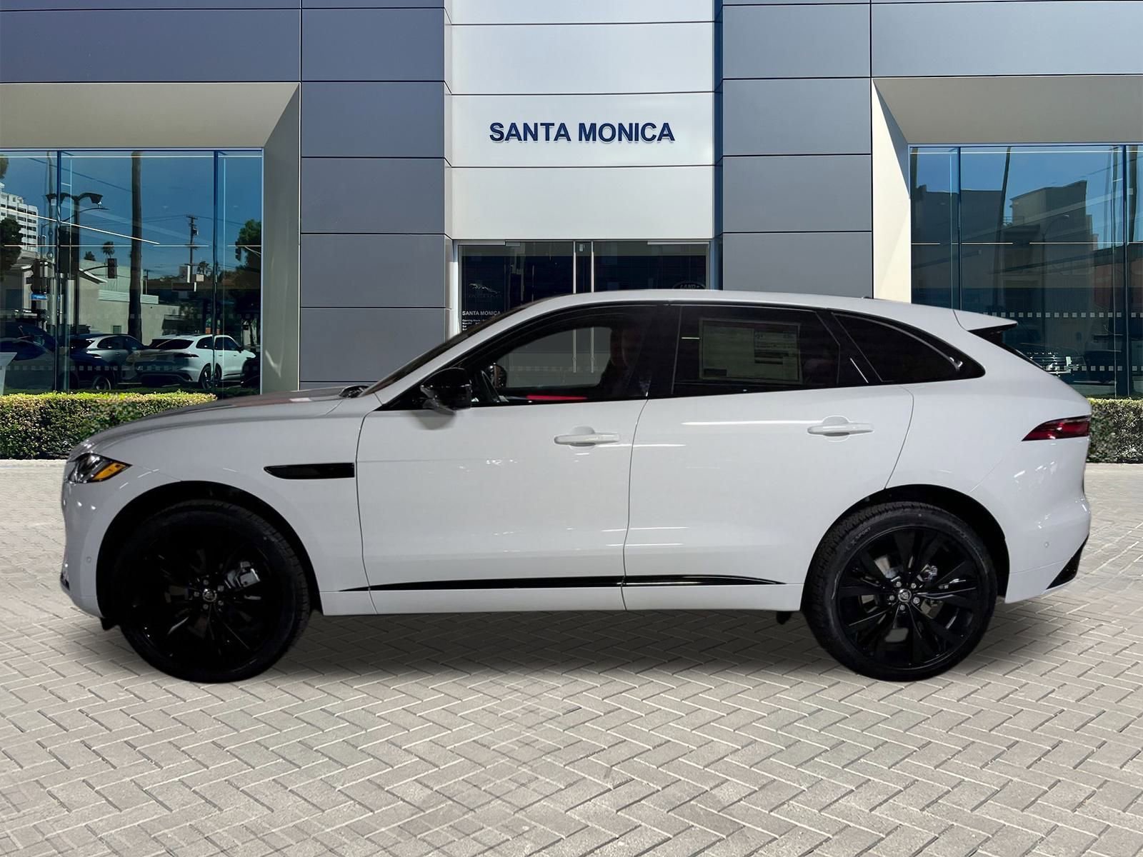 2025 Jaguar F-PACE P400 R-Dynamic S photo 3