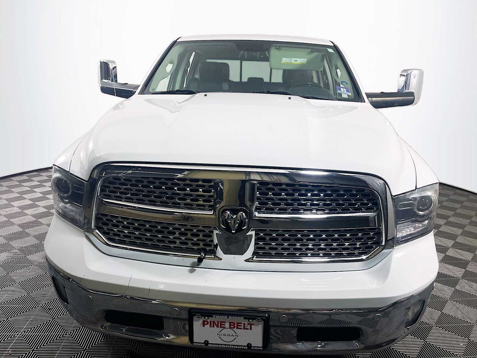 2017 Ram 1500 Laramie photo 2