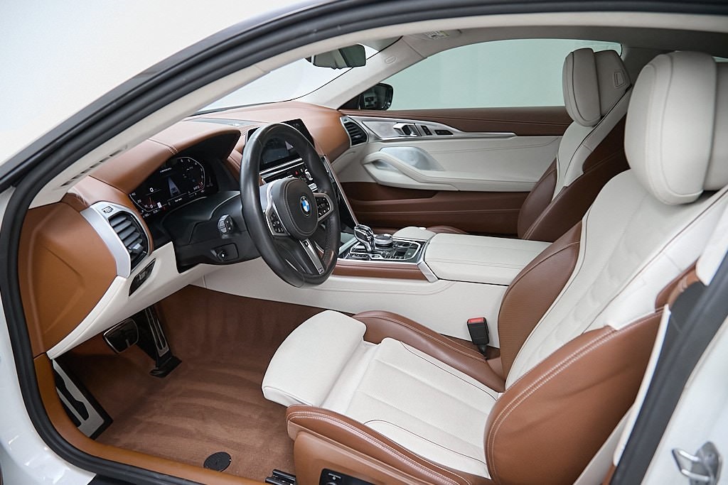 2022 BMW M850I - Image 25