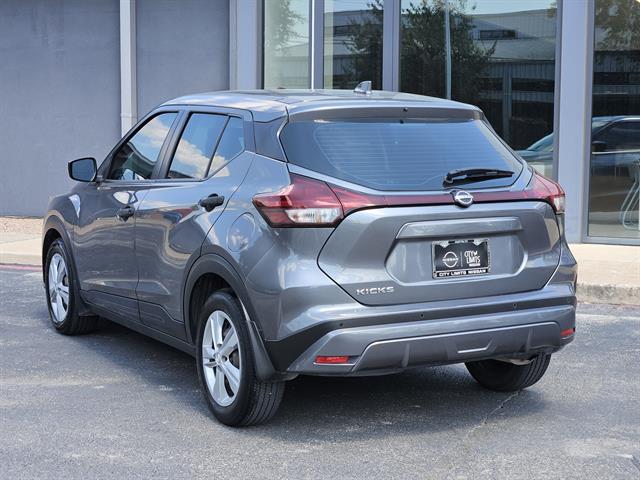 2023 Nissan Kicks S photo 4