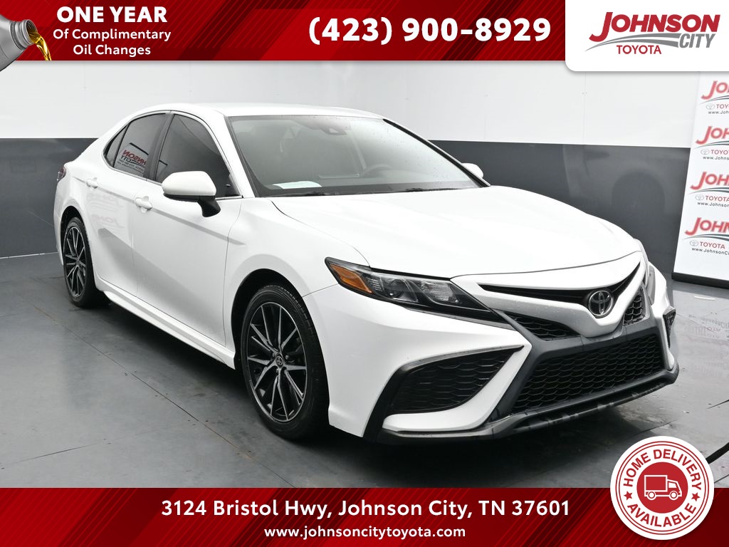 2021 Toyota Camry SE's photo