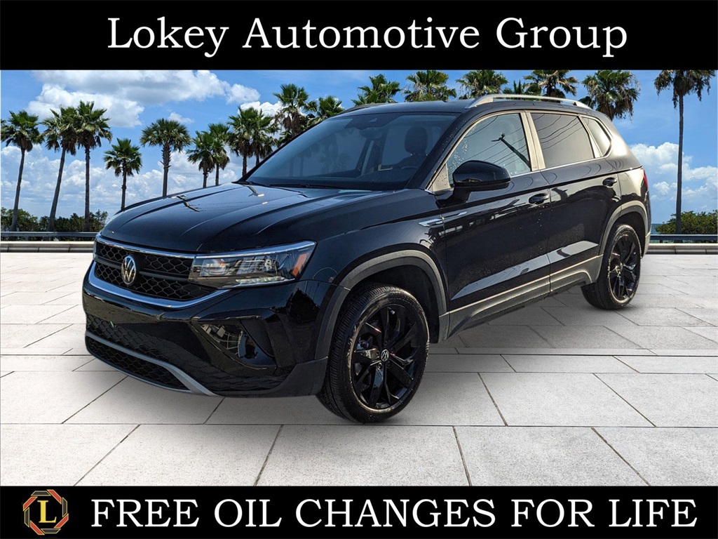 2022 Volkswagen Taos SE's photo