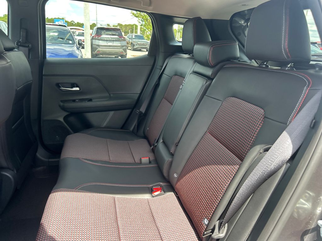 2026 Nissan Kicks SR photo 19