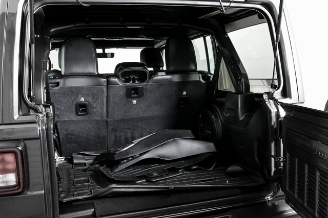 2022 Jeep Wrangler Unlimited Sahara photo 25