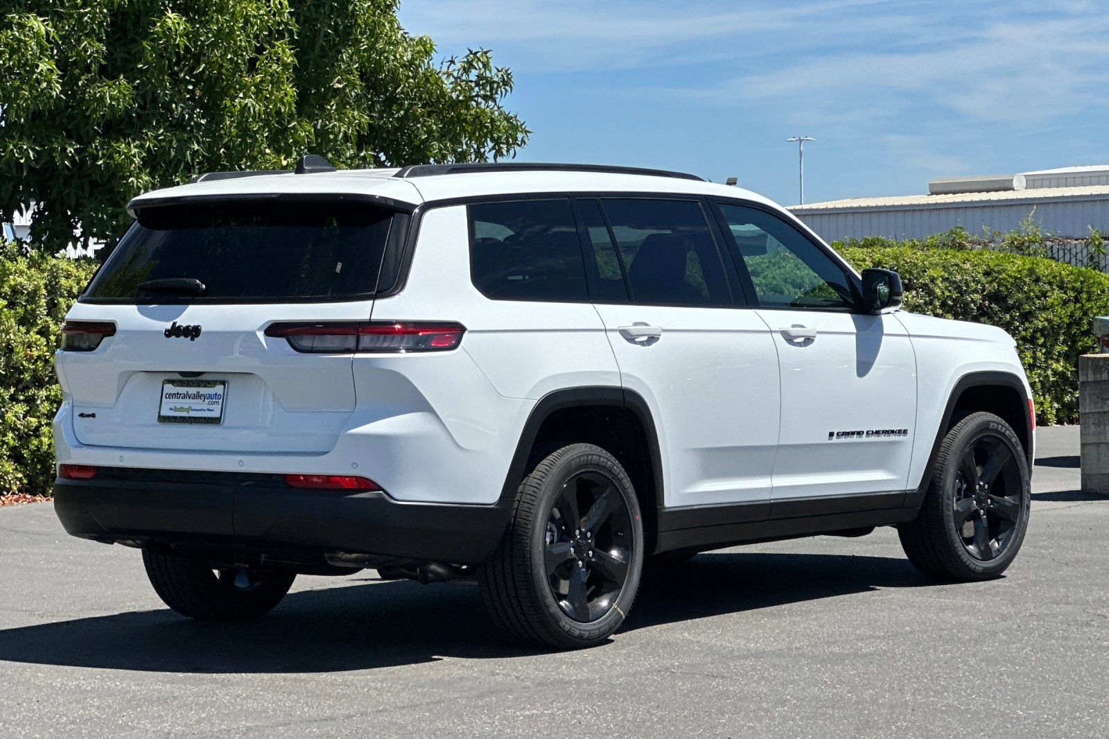 2025 Jeep Grand Cherokee Altitude X photo 4