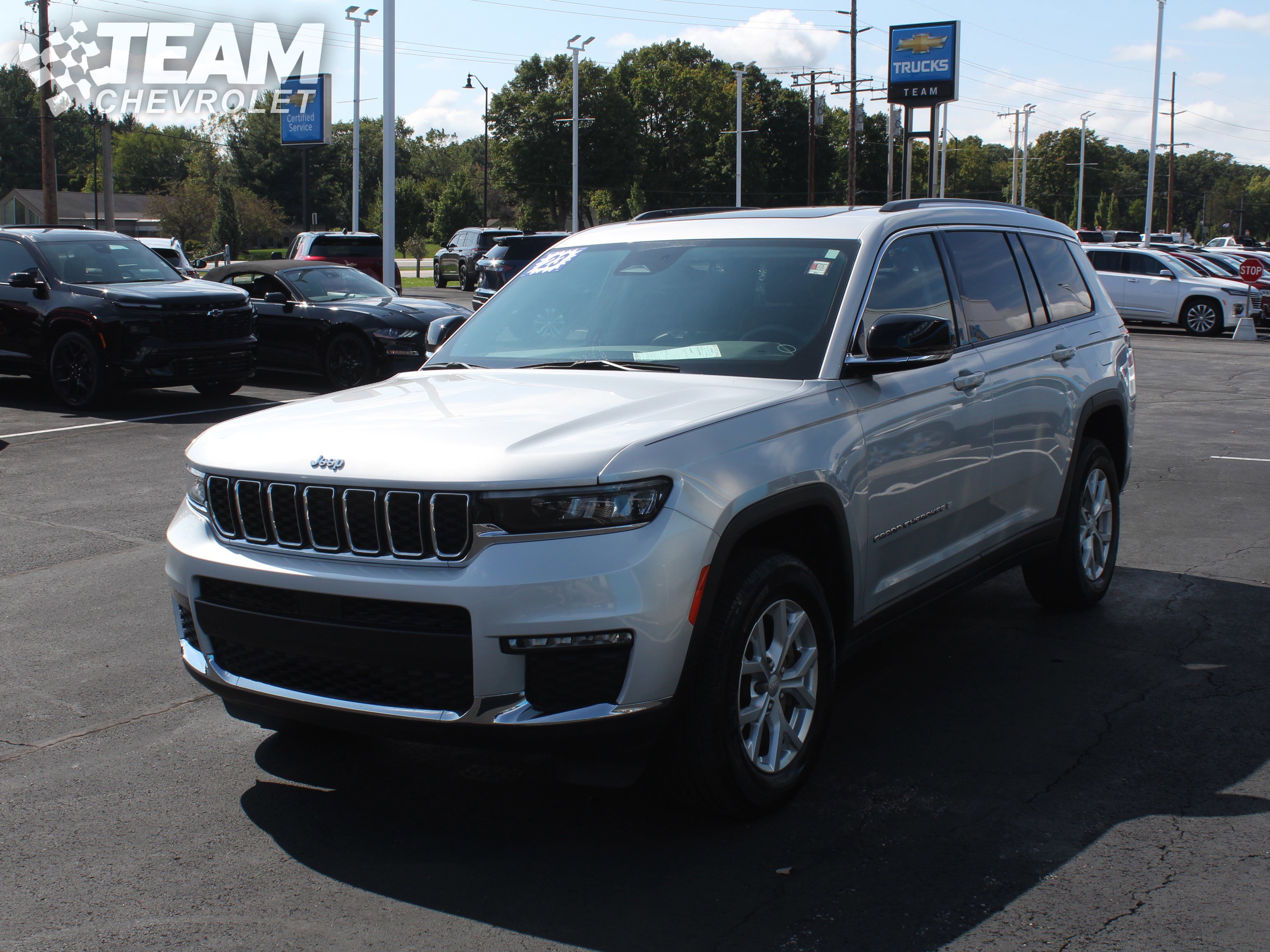 2023 Jeep Grand Cherokee Limited photo 4