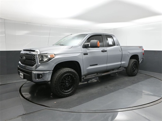 2018 Toyota Tundra SR5's photo