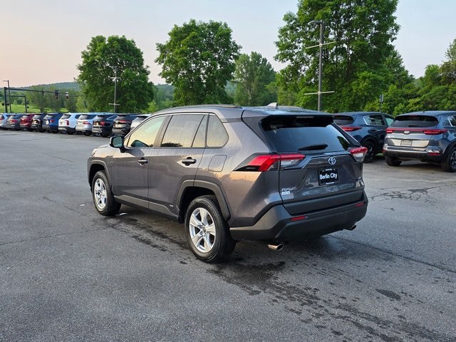 2020 Toyota RAV4 Hybrid XLE photo 5
