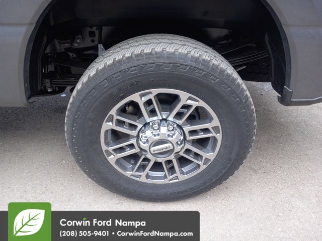 2025 Ford F-250 Platinum photo 31