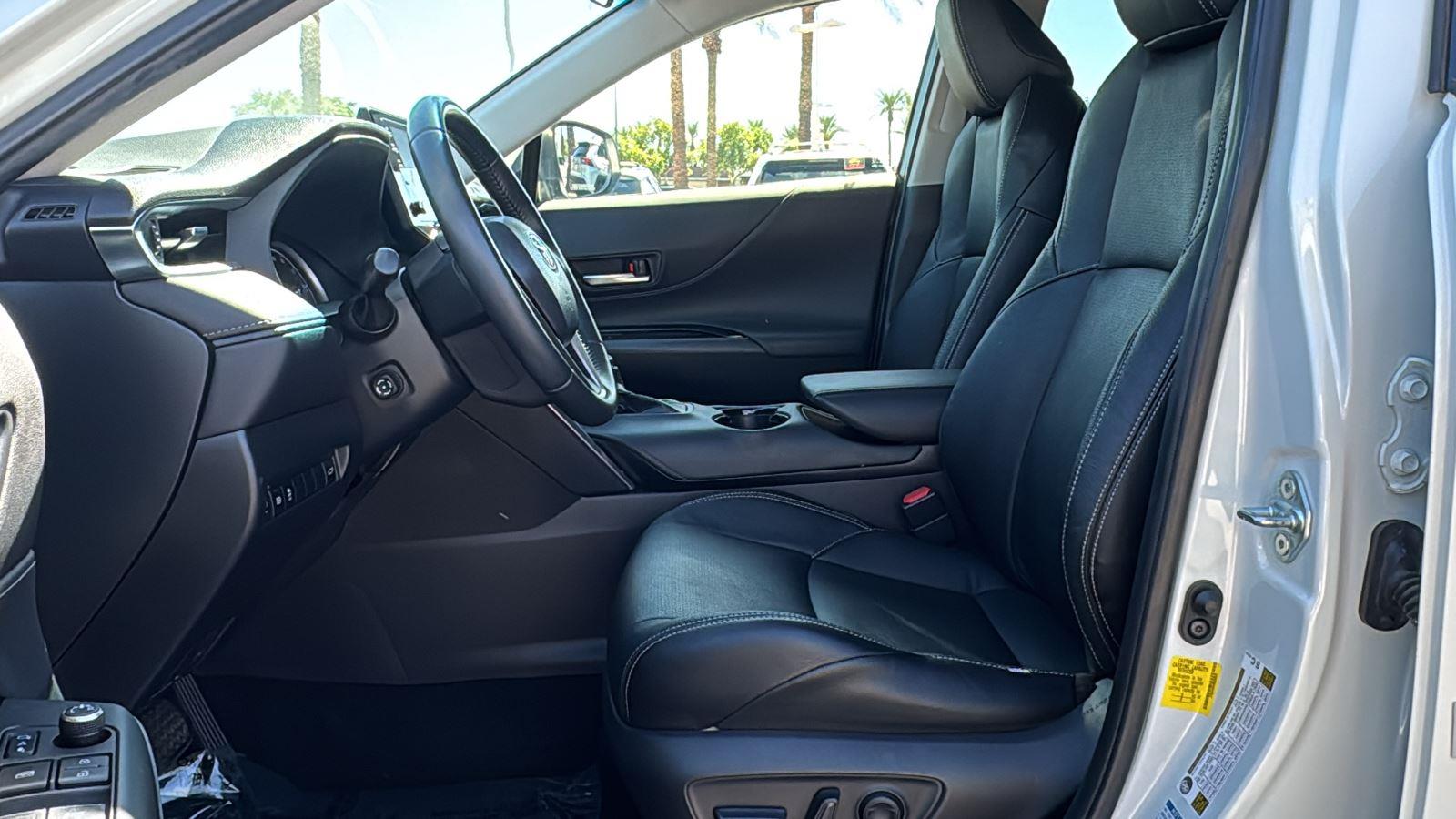2021 Toyota Venza LE photo 22