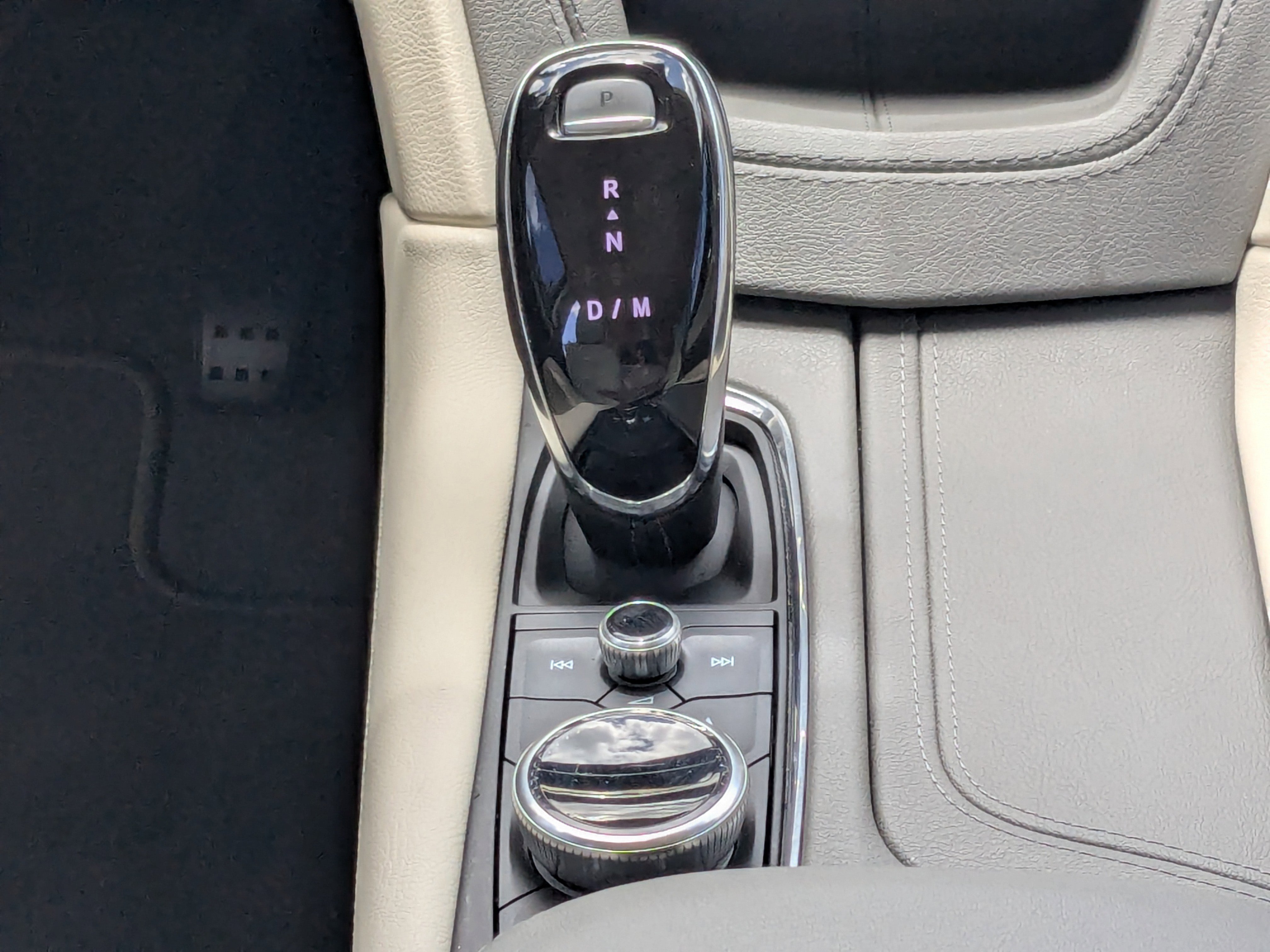 2023 Cadillac XT6 Premium Luxury photo 11