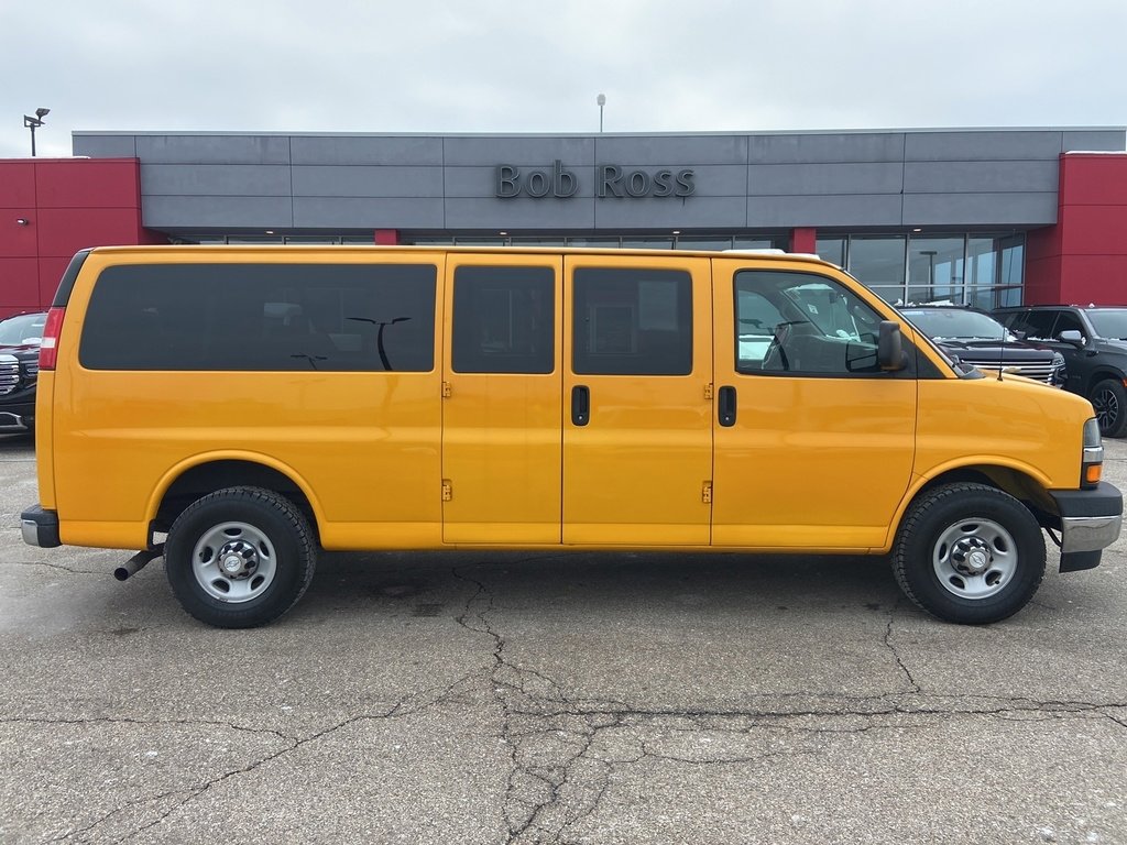 2017 Chevrolet Express Passenger LS's photo