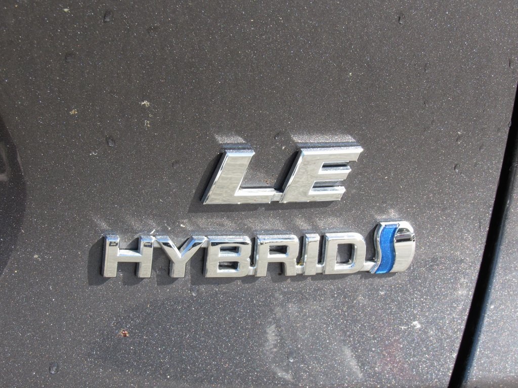 2021 Toyota RAV4 Hybrid LE photo 8