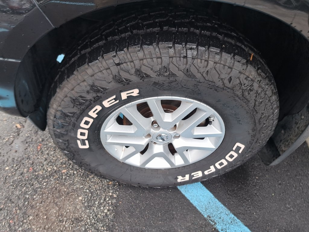 2016 Nissan Frontier SV photo 16