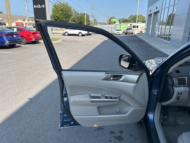 2010 Subaru Forester 2.5X Premium photo 21