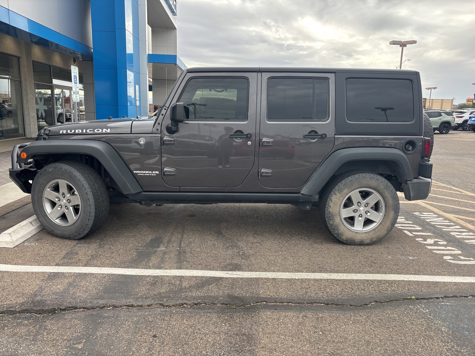 2016 Jeep Wrangler Unlimited Rubicon photo 2