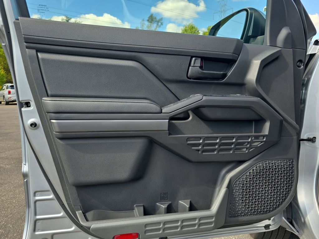 2025 Toyota Tacoma SR5 photo 26