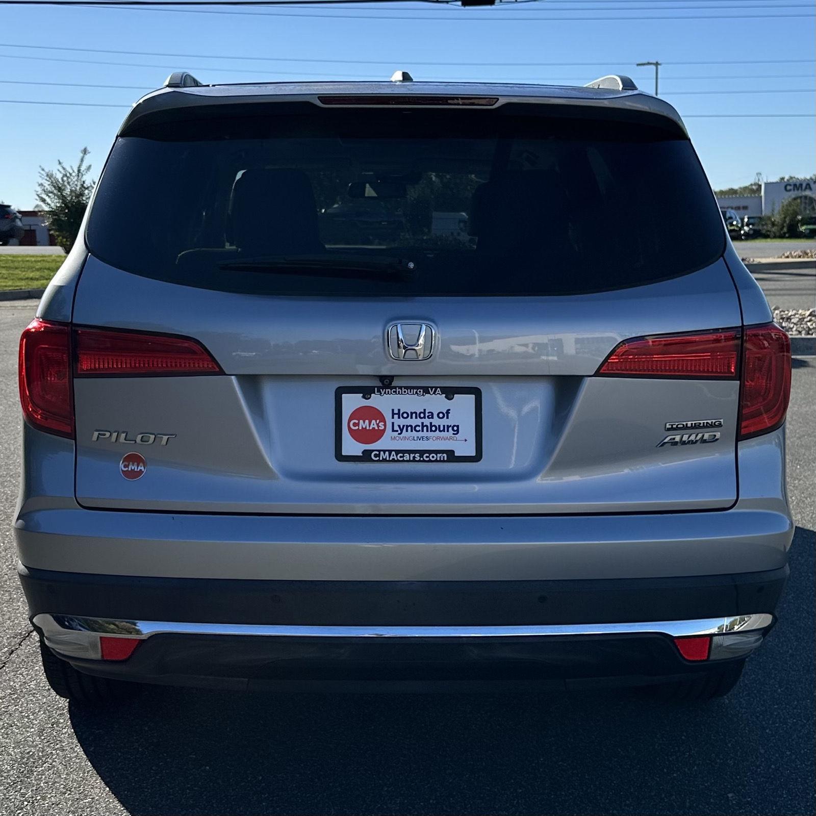 2017 Honda Pilot Touring photo 3