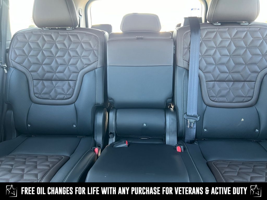 2026 Nissan Armada Platinum photo 5