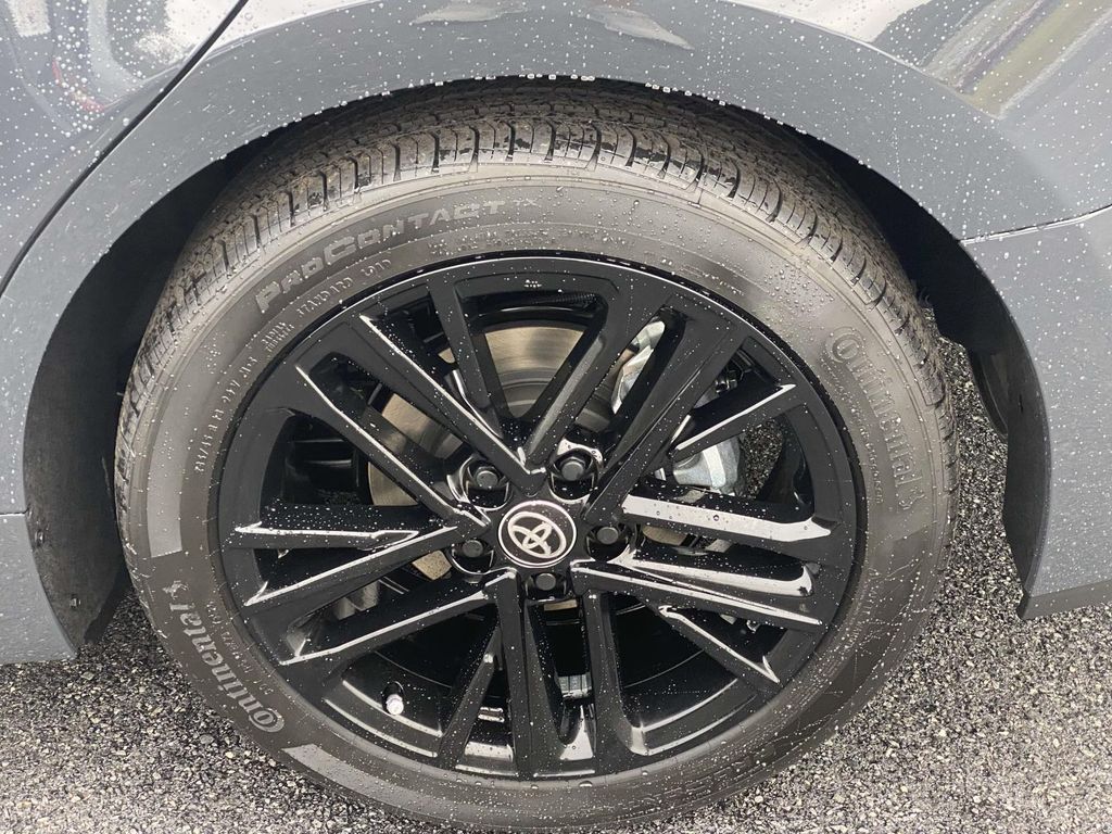 2026 Toyota Camry SE photo 4