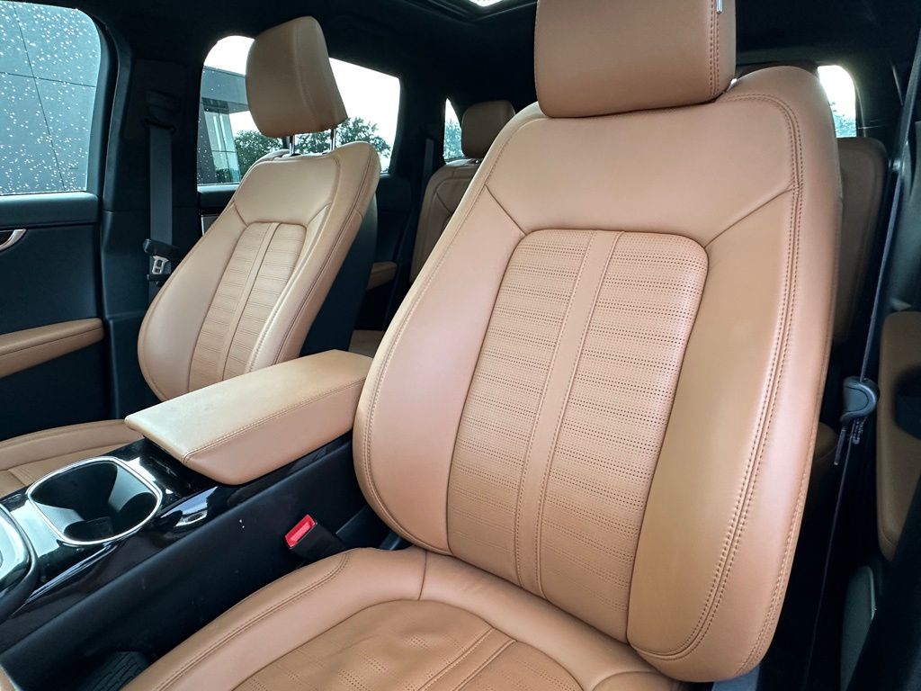 2022 Lincoln Nautilus Black Label photo 23