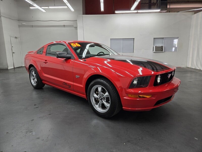 2006 Ford Mustang GT Deluxe photo 4