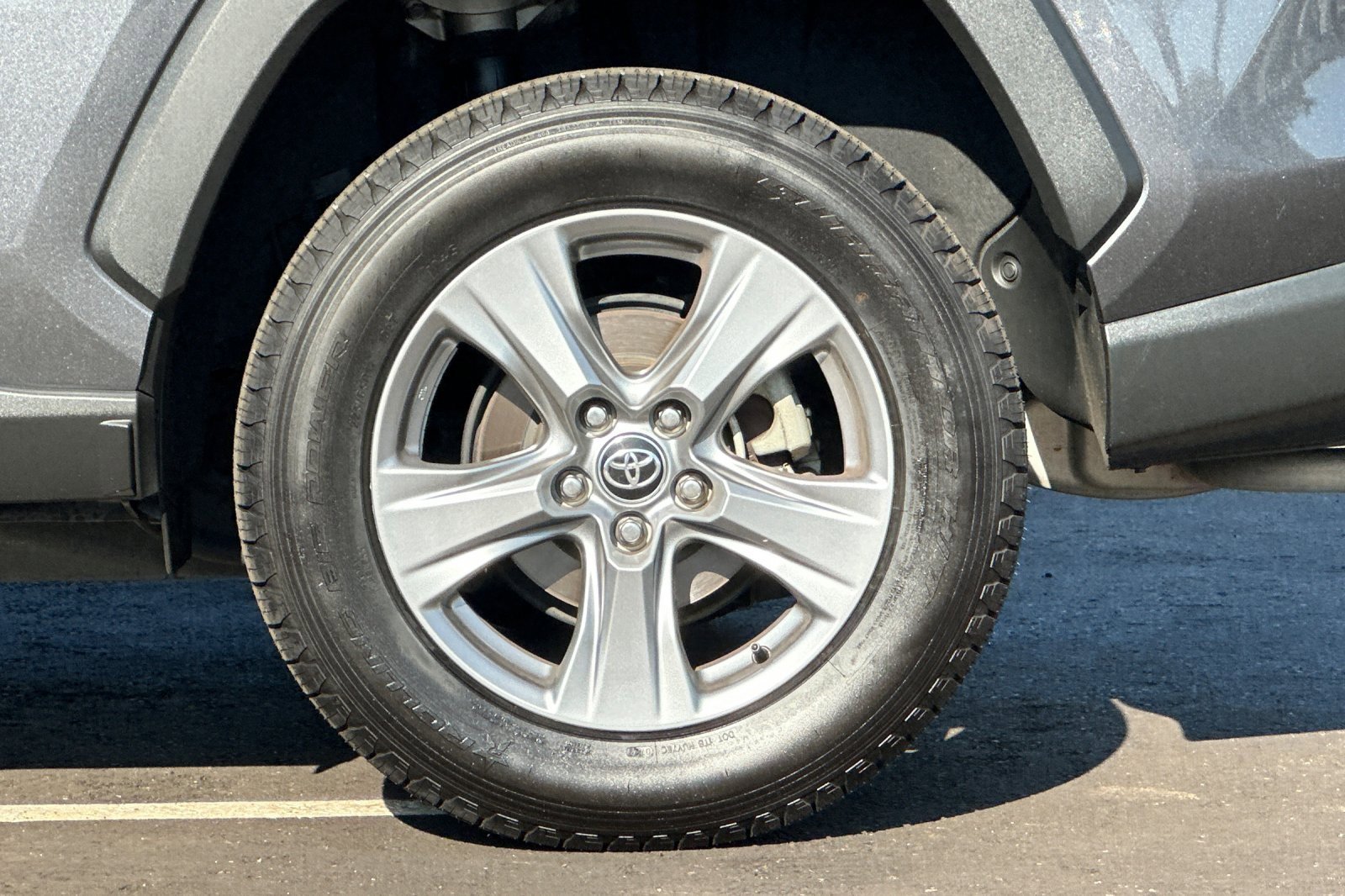 2022 Toyota RAV4 XLE photo 32