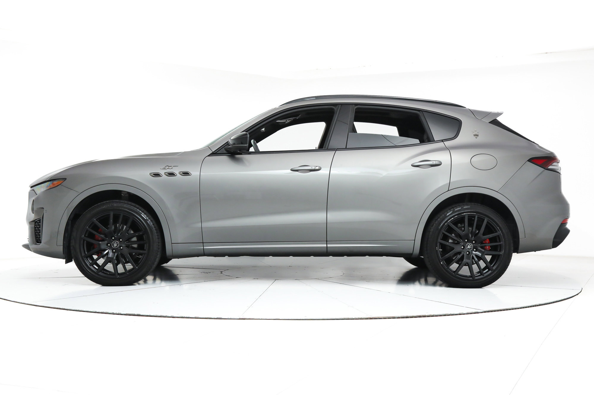 2022 Maserati Levante GT photo 2