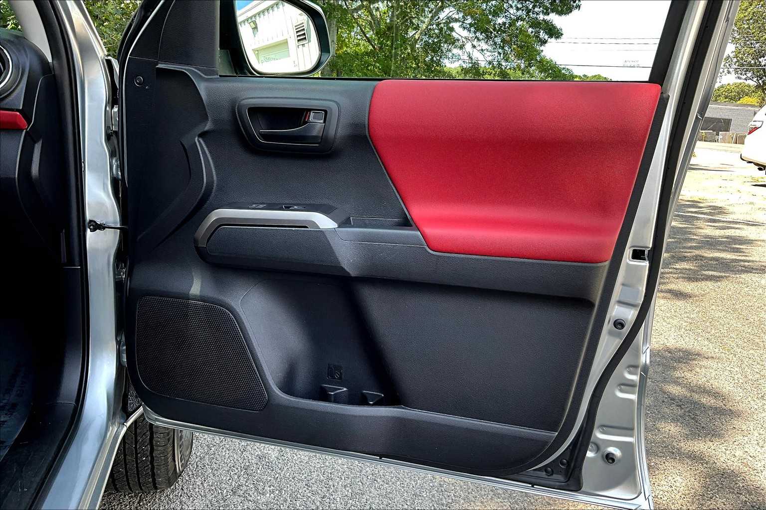 2023 Toyota Tacoma SR5 4x4 Access Cab photo 19